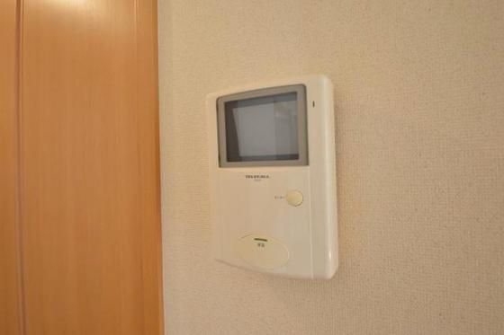 �y�Z�L�����e�B�z�@