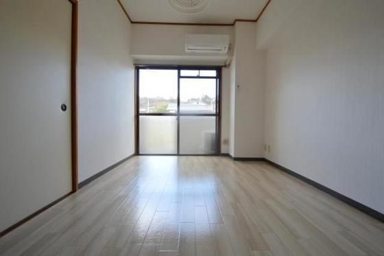 �y�����E���r���O�z�@