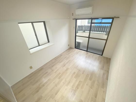 �y�����E���r���O�z�@