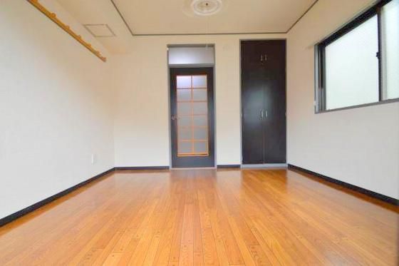 �y�����E���r���O�z�@