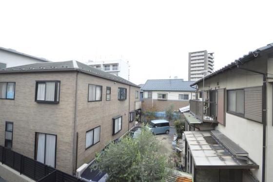 �y���]�z�@