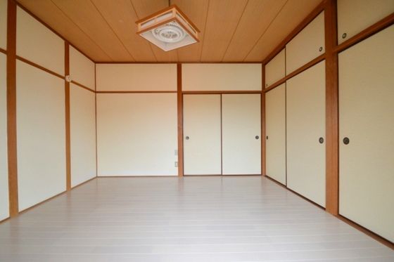 �y�����E���r���O�z�@