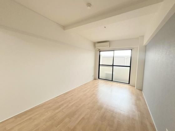 �y�����E���r���O�z�@