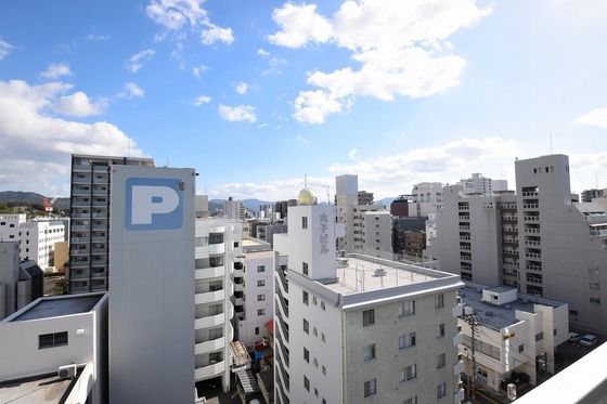 �y���]�z�@