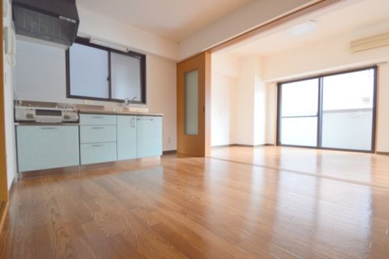 �y�����E���r���O�z�@�_�C�j���O��6.1���E2���R�����̍L�X�L�b�`����