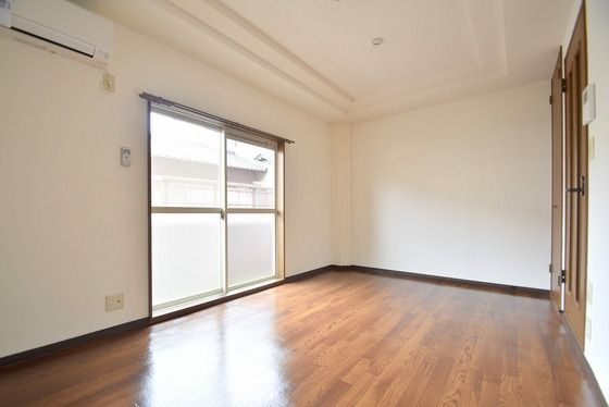 �y�����E���r���O�z�@