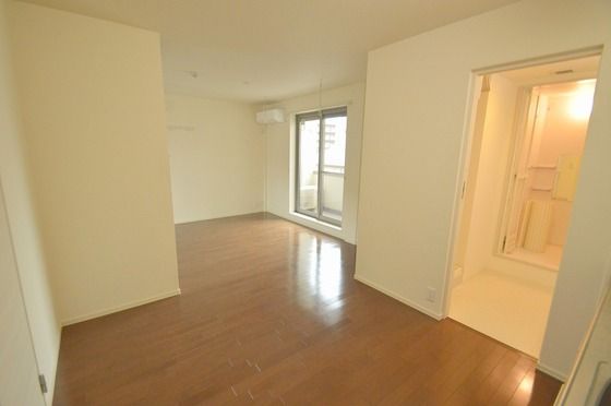 �y�����E���r���O�z�@