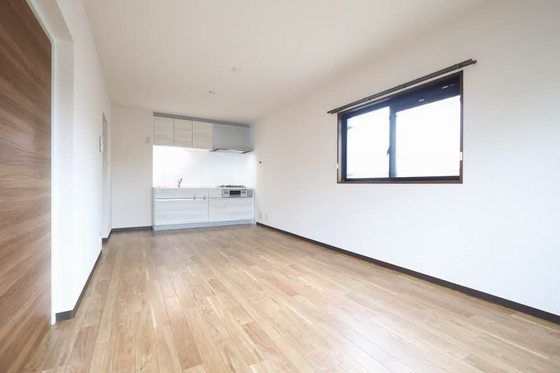 �y�����E���r���O�z�@