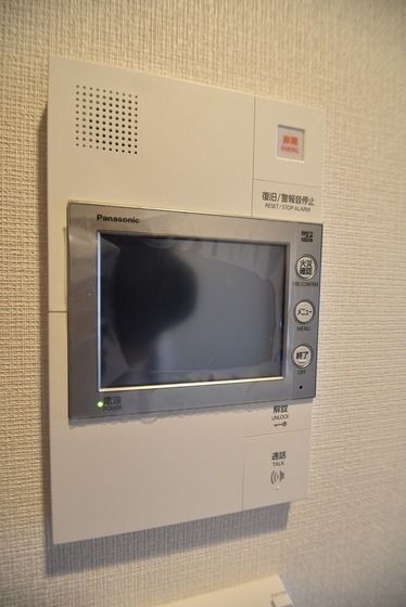 �y�Z�L�����e�B�z�@