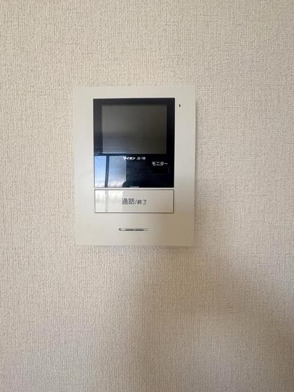 �y�Z�L�����e�B�z�@