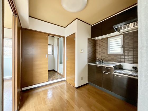 �y�L�b�`���z�@