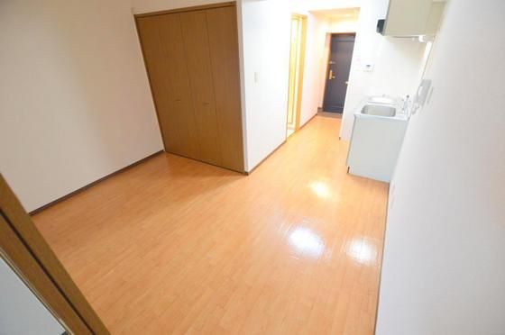 �y�����E���r���O�z�@