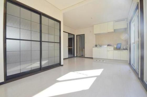 �y�����E���r���O�z�@