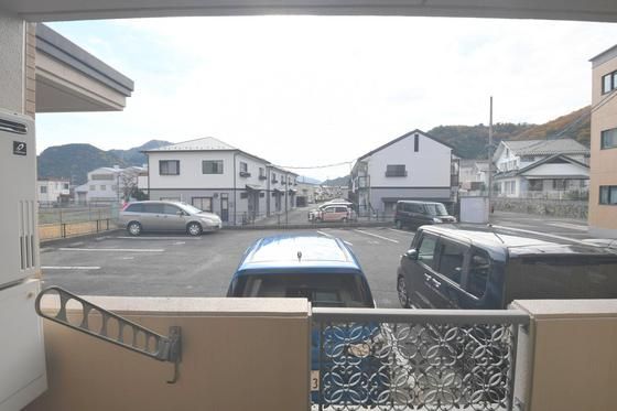 �y���]�z�@