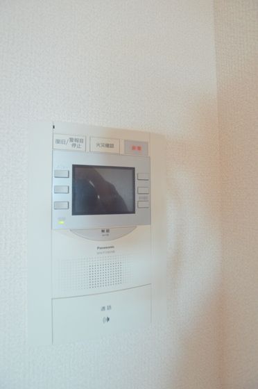 �y�Z�L�����e�B�z�@