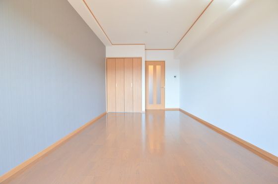 �y�����E���r���O�z�@