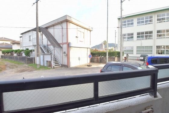 �y���]�z�@