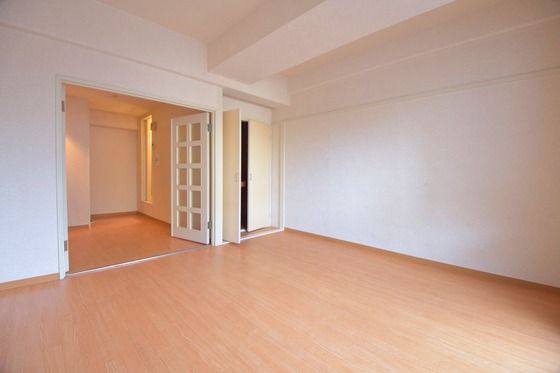 �y�����E���r���O�z�@