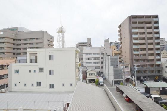 �y���]�z�@