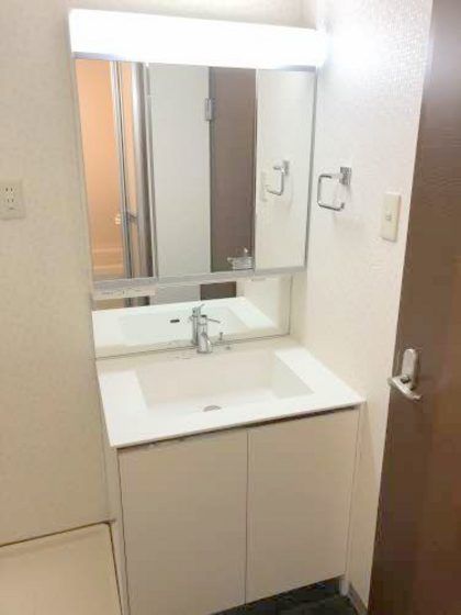 �y���ʏ��z�@�ʐ^�͓��^�C�v�̕ʎ��̂��̂ł��B���n�����D��ł��肢���܂��B