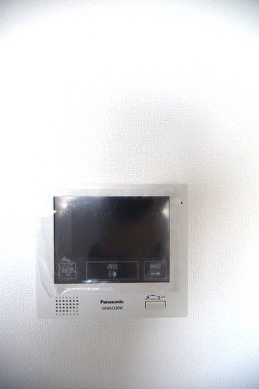 �y�Z�L�����e�B�z�@