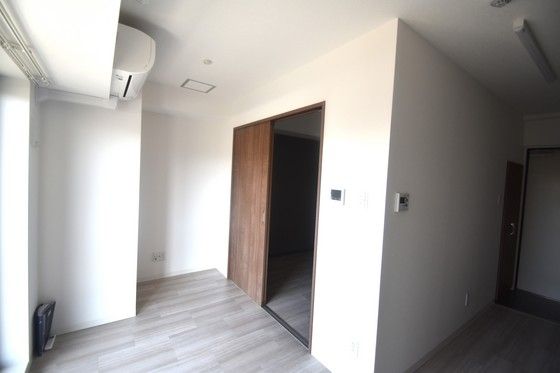 �y�����E���r���O�z�@