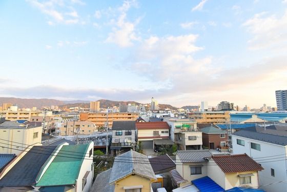 �y���]�z�@