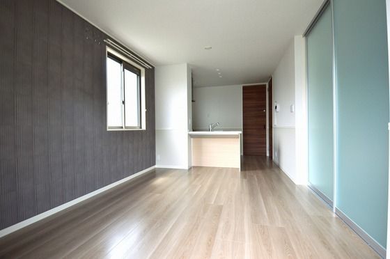 �y�����E���r���O�z�@