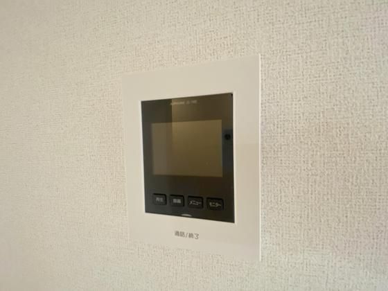 �y�Z�L�����e�B�z�@