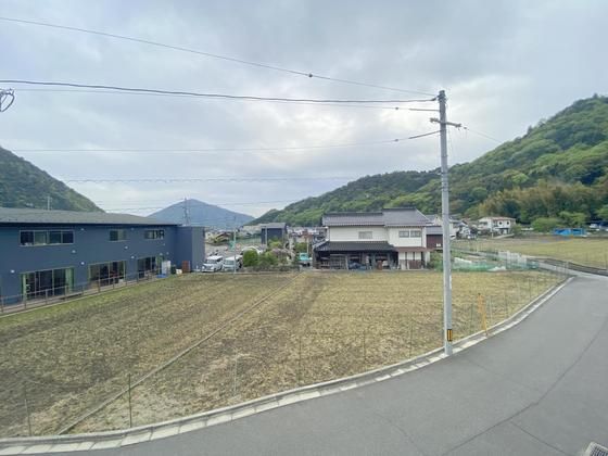 �y���]�z�@