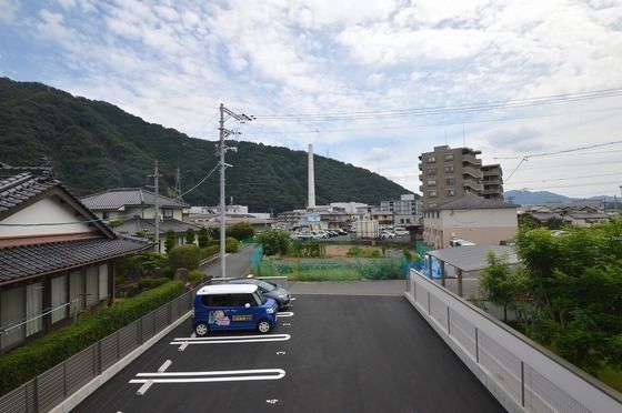 �y���]�z�@