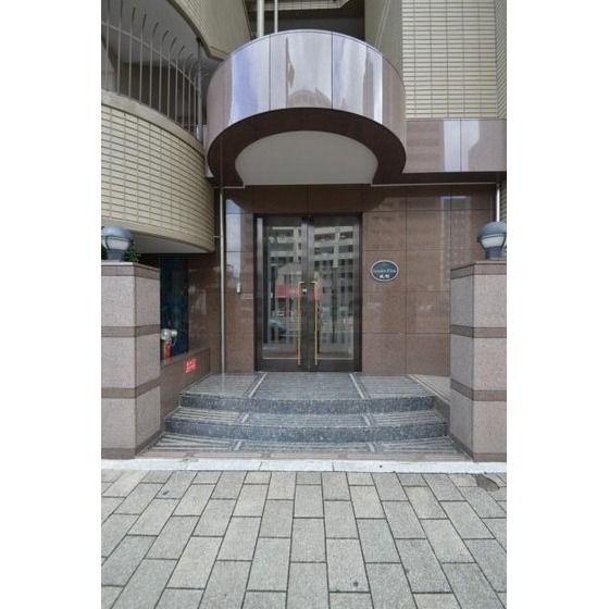 �G���g�����X