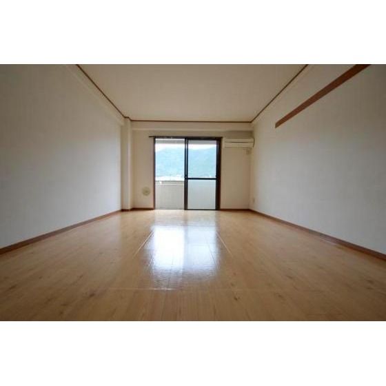 �y�����E���r���O�z�@�ŏ�K�̂������ł�