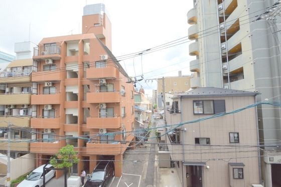 �y���]�z�@