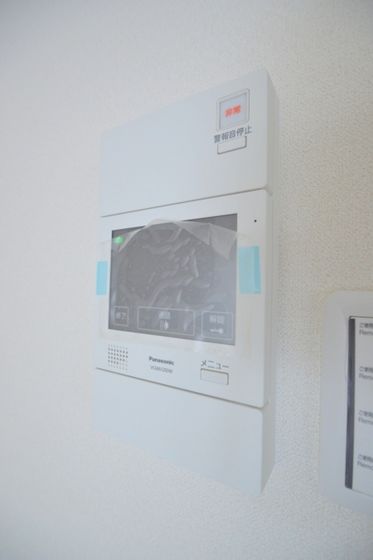 �y�Z�L�����e�B�z�@