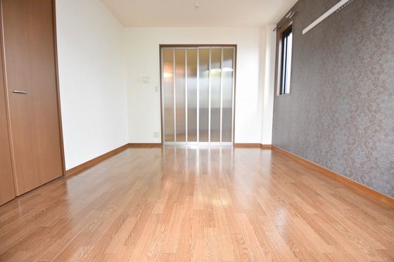 �y�����E���r���O�z�@