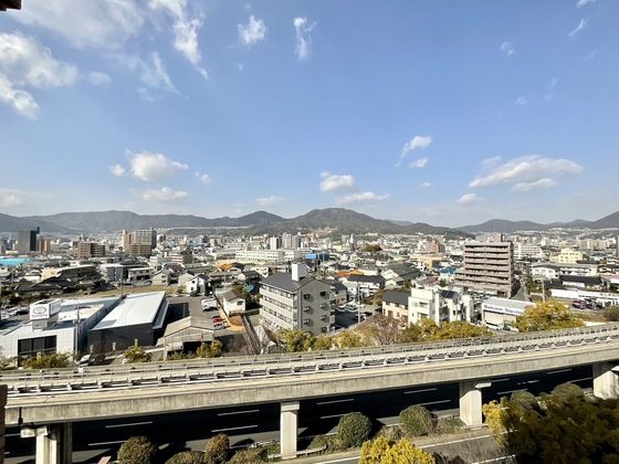 �y���]�z�@