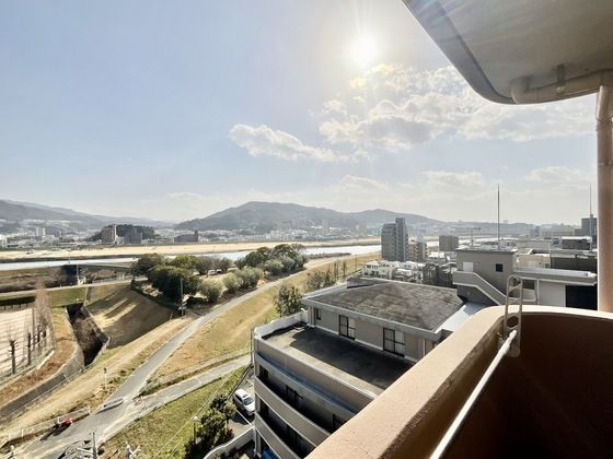 �y���]�z�@