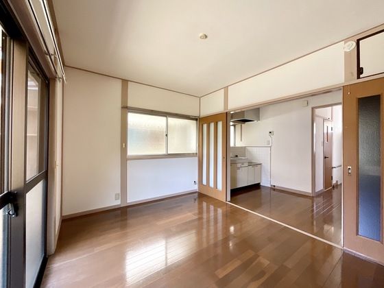 �y�����E���r���O�z�@