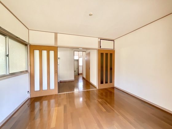 �y�����E���r���O�z�@