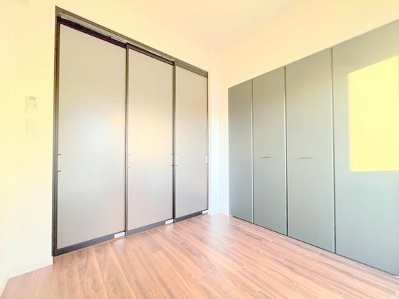 �y�����E���r���O�z�@