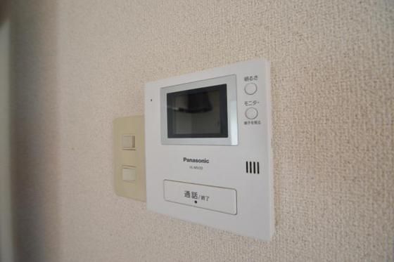 �y�Z�L�����e�B�z�@