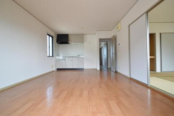 �y�����E���r���O�z�@