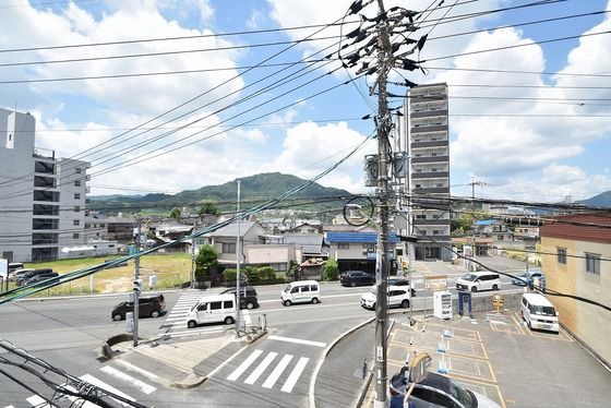 �y���]�z�@