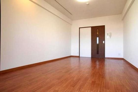 �y�����E���r���O�z�@