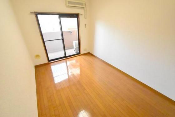 �y�����E���r���O�z�@