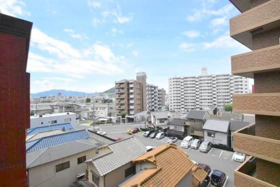 �y���]�z�@