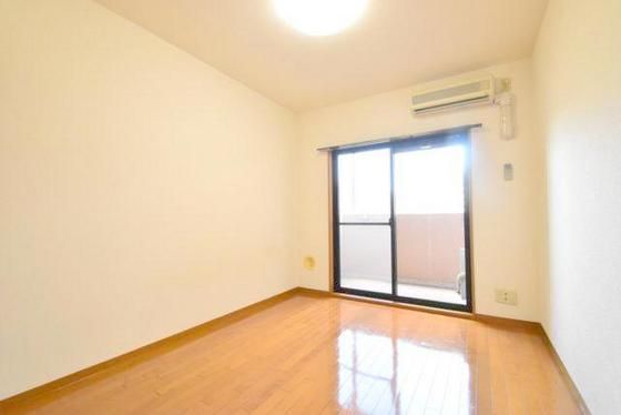 �y�����E���r���O�z�@