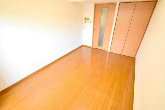 �y�����E���r���O�z�@