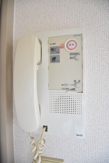 �y�Z�L�����e�B�z�@